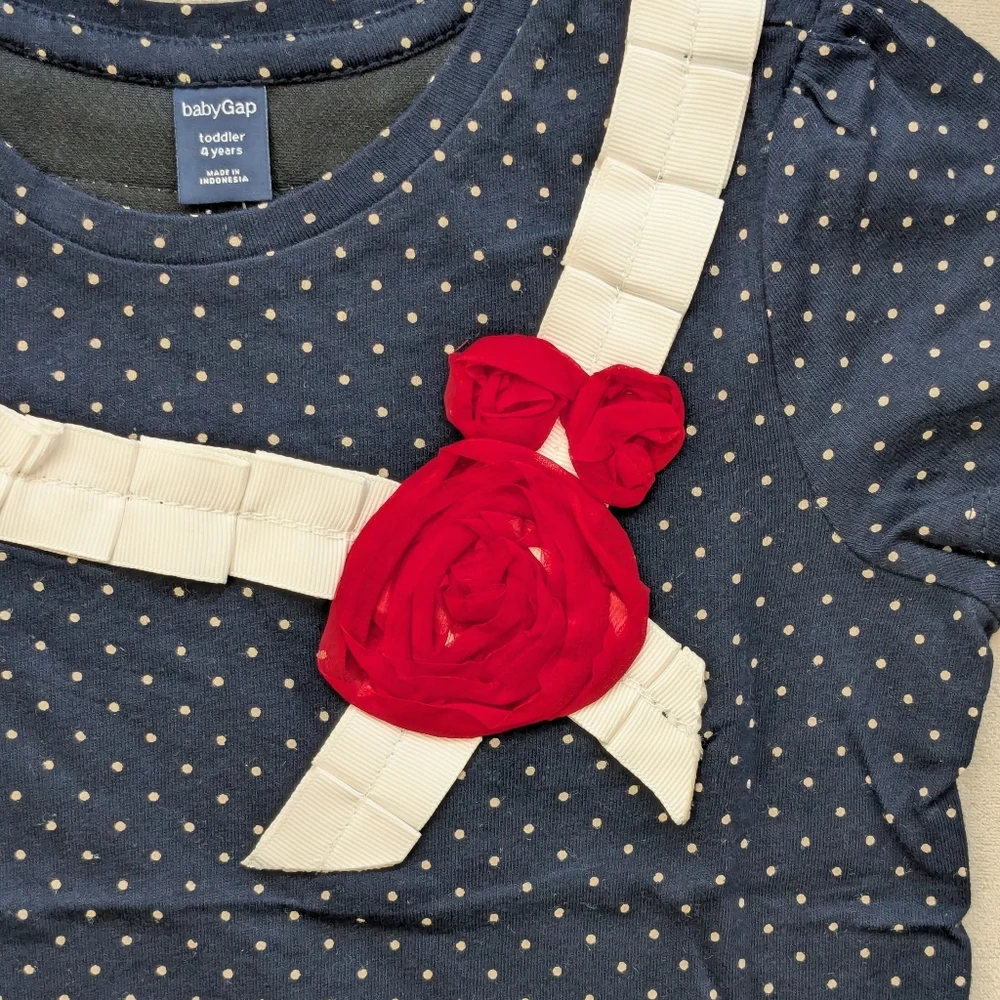 NWT GAP Ribbon And Rosettes Detail Top - size 4